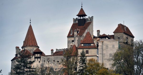 Bran Castle ปราสาทผีดูดเลือด วิวหลอนน่าเที่ยวแห่งโรมาเนีย